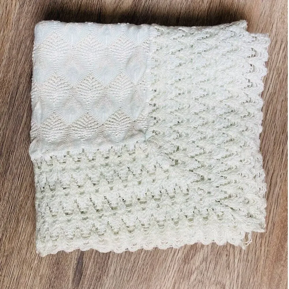 ANTIQUE BABY BLANKET DELICATE FINE 40 X 40 PALE MINT GREEN COVERLET PEACOCK VNTG